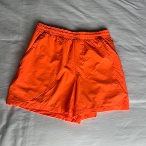 Lululemon Mens Pace Breaker 5” in LL Highlight Orange Short Medium